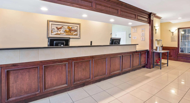 La Quinta by Wyndham Houston - Magnolia, Забронировать Отель Те-Вудлендс Texas Gulf Coast