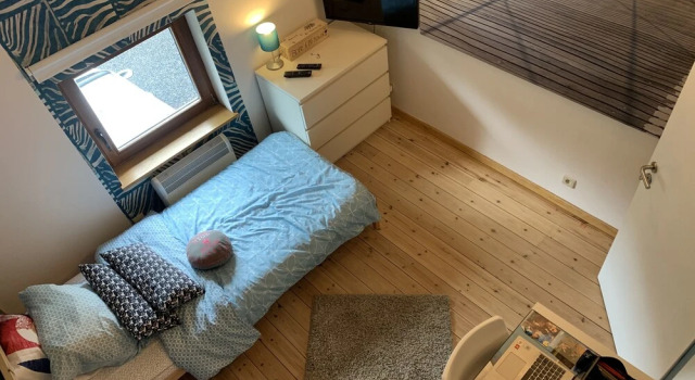 Bedroom and small private bathroom, Забронировать Отель Вервье Pays de Vesdre