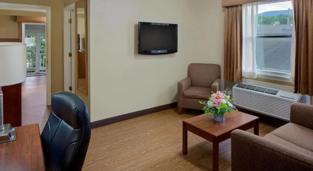 Люкс New Englander Inn Bennington