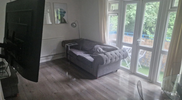 Апартаменты с балконом Immaculate 1-bed Apartment in Woodford Green