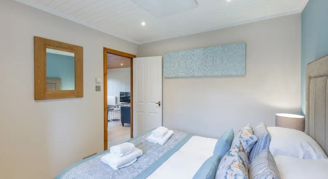 Birch 14 With Hot Tub, Newton Stewart, Book Hotel Minnigaff Scotland