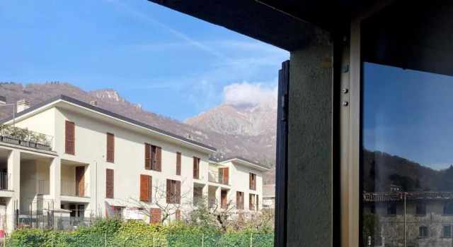 Апартаменты Nice mountain apartment with external dining area - Bilocale con portico in corte nel cuore di Ballabio