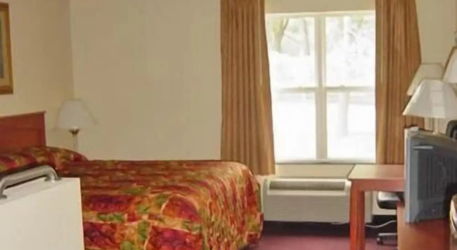 Hometown Inn & Suites, Book Hotel Schererville Indiana