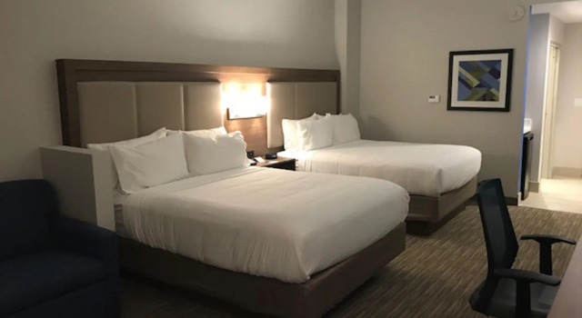 Четырёхместный люкс Holiday Inn Express & Suites Houston Southwest Galleria Area by IHG