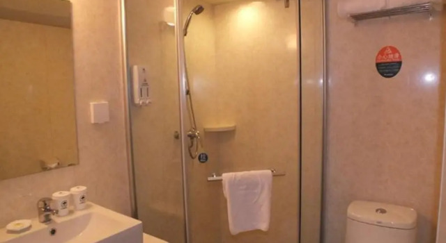 Семейный номер Standard GreenTree Inn Xuzhou High Speed Railway Station Express Hotel
