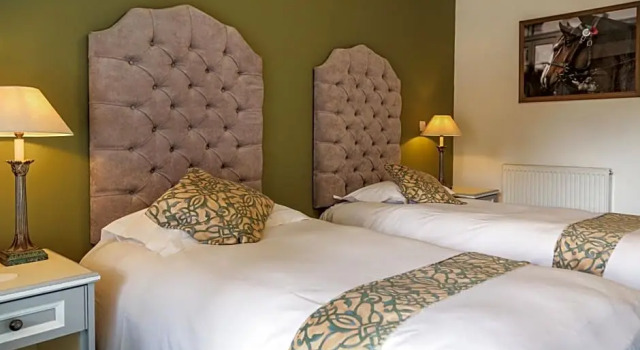 Номер Standard Garrison Hotel