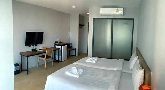 Двухместный номер Deluxe с балконом Atom Phuket Hotel