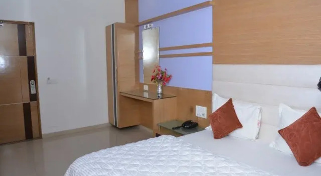 Hotel Corona, Prenota Hotel Bharuch Gujarat