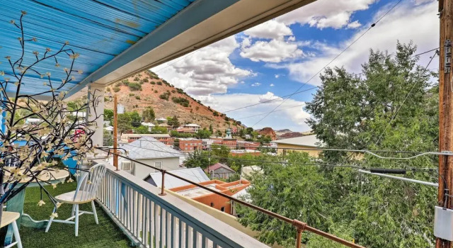 'St Valentine' Apartment w/ Balcony in Bisbee