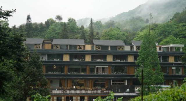 Qingchengdao Chashanfang Tea Culture Private Hot Spring Homestay, Boek Hotel Hotels in Chengdu met parkeren, Parkeren