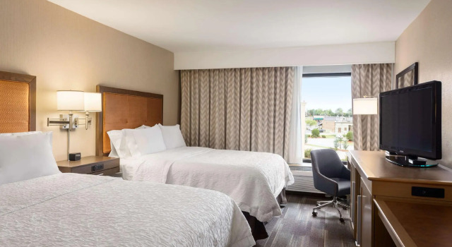 Четырёхместный номер Standard Hampton Inn by Hilton Fort Smith