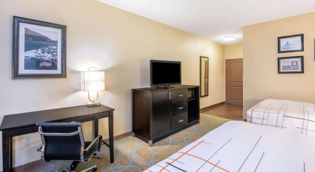Четырёхместный номер Standard La Quinta by Wyndham Clinton Historic Route 66