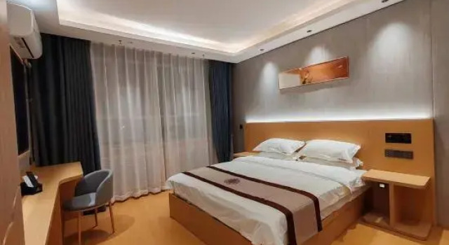 Люкс Jintaibai Boutique Hotel (Qingnian West Road)