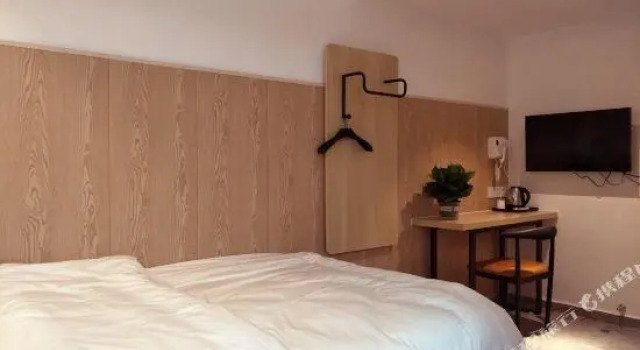 Люкс Business 99inn Hotel (Kunshan Wanda Zhouzhujing Garden Store)