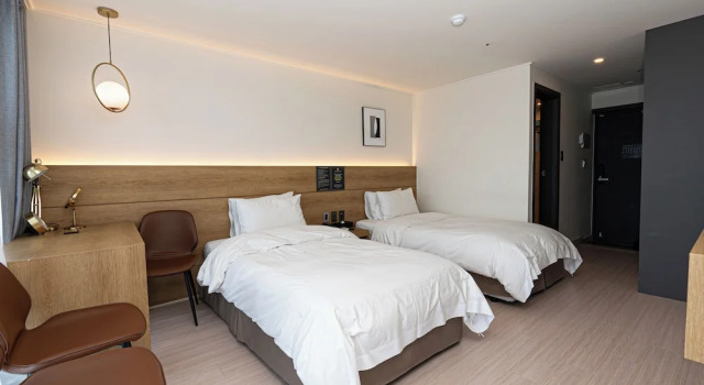 Семейный номер Executive с балконом Hotel The Grang Jungmun