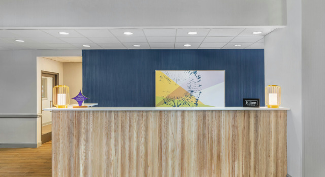 Spark By Hilton Charlotte Tyvola I-77, Забронировать Отель Executive Park Шарлотте