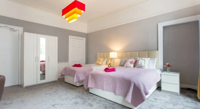 Stunning 2-bed Apartment in Central Edinburgh, Забронировать Апартаменты/квартира Апартаменты Эдинбурга, рядом с St George's West Church, Апартаменты/квартира