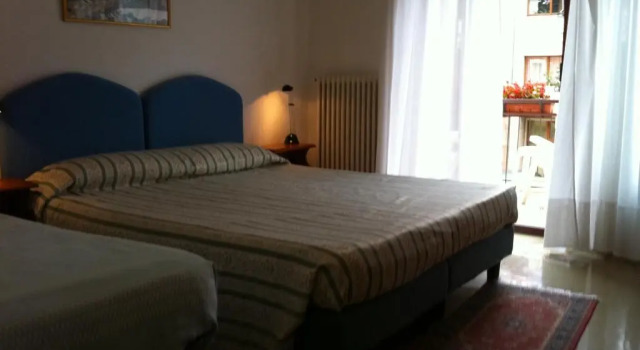 Семейный номер Standard с балконом Hotel Europa