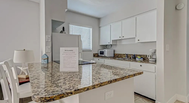 Апартаменты c 1 комнатой с балконом и с видом на залив Twins Inn & Apartments