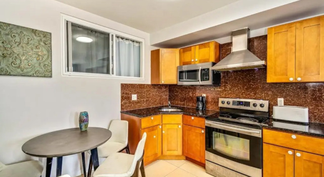 Апартаменты Forget the Hotel and Stay in Style in a 2bd Apt