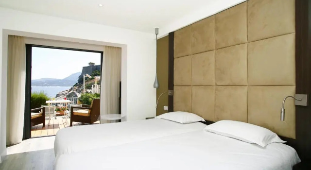 Трёхместный номер Superior с видом на море Hotel Saint Christophe