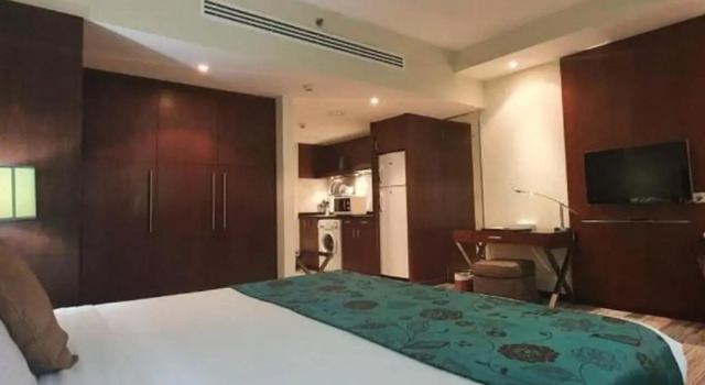 Студия Classic Phoenix Plaza Hotel Apartments