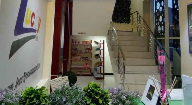 Hotel Lucky Nunukan, Rezervovat Hotel Hotely v Kalimantan s parkováním, Parkování