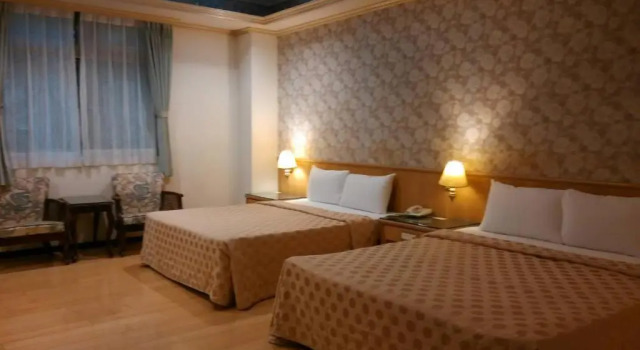 Четырёхместный номер Economy Green City Hotel