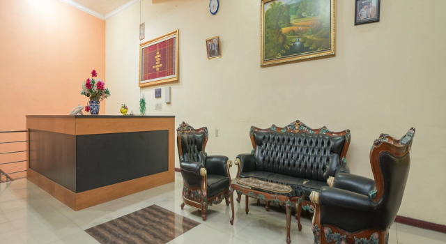 RedDoorz near Danau Toba Parapat, Rezerwuj Hotel Parapat Sumatra