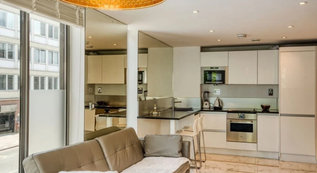 Stylish 1bdr Apt W/balcony, Near Victoria Station, Забронировать Отель Отели Англии 3 звезды, 3*