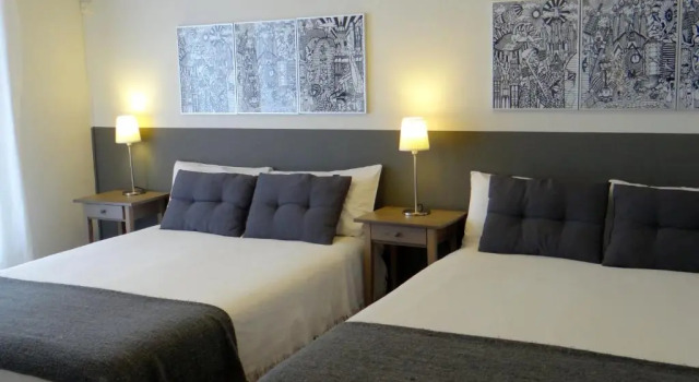 Четырёхместный номер Standard Hostal El Ninot