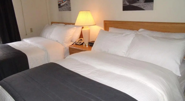 Hotel et suites Manoir du Lac Témiscamingue - Auberge Ville-Marie, Boek Hostel Hostels in Ville-Marie, Hostel