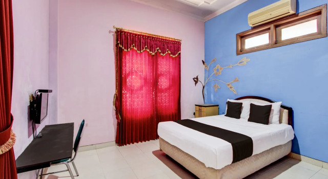 Люкс Hotel O Solo near RS JIH Solo formerly Azifa Inn