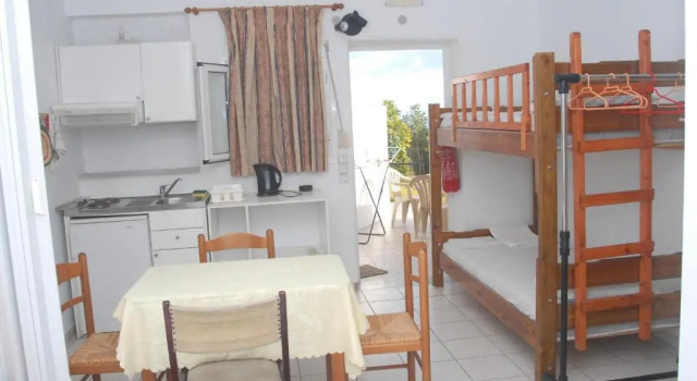 Студия с балконом Amazona Apartments and Studios