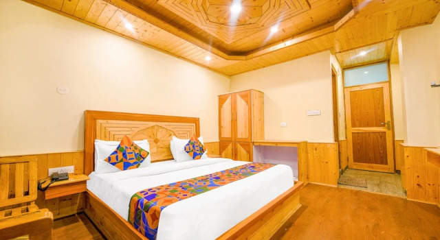 Номер Deluxe Fabhotel Brave Knight