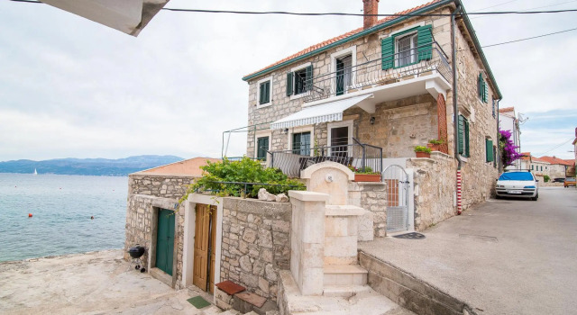 Sea Stone - Apartment by the Sea - A1, Prenota Appartamento Brac Island Omiš