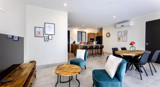 Апартаменты Coral Estate Rentals