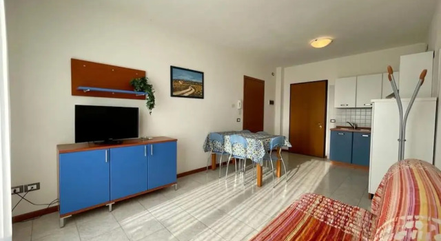 Апартаменты c 1 комнатой с балконом и с видом на бассейн Lovely Flat Overlooking the Pool