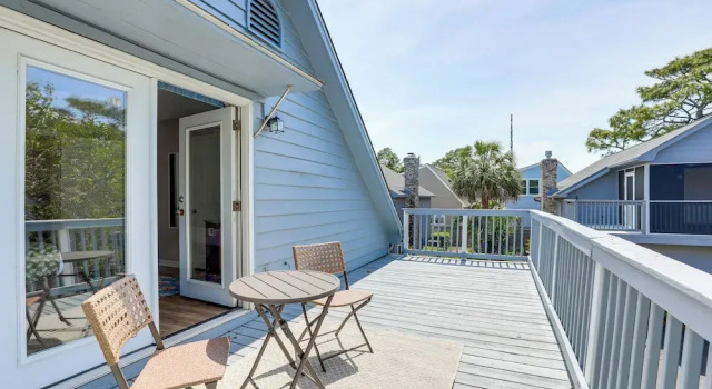 Walk to Ocean & Golf: North Myrtle Beach Home!, Забронировать Дом для отпуска Виллы Норт-Миртл-Бич, рядом с Possum Trot Golf Club, Вилла
