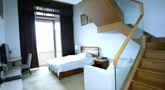 Семейный люкс Huifeng Hotel