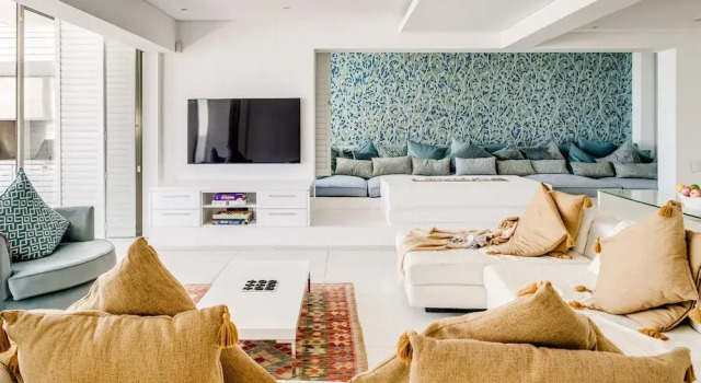 Villa Bleu Blanc in Camps Bay With Pool and Views, Забронировать Вилла Коттеджи Cape Peninsula, Коттедж
