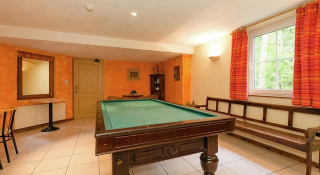 Glorious Holiday Home in Wéris with Hot Tub, Забронировать Дом для отпуска Дюрбюи 