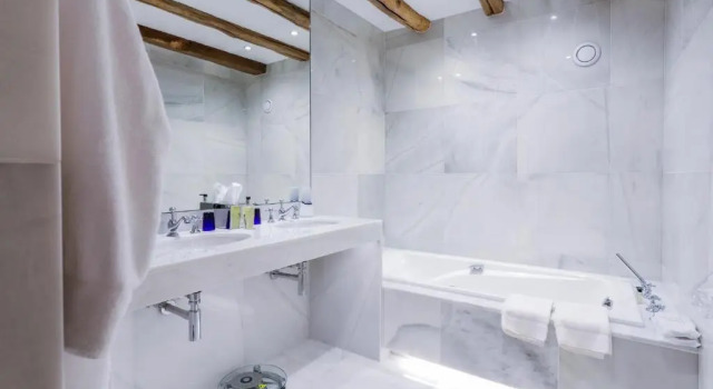 Полулюкс Auberge Saint Walfrid Hôtel Restaurant & Spa
