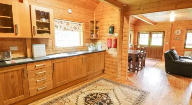 Sunset Lodge 6