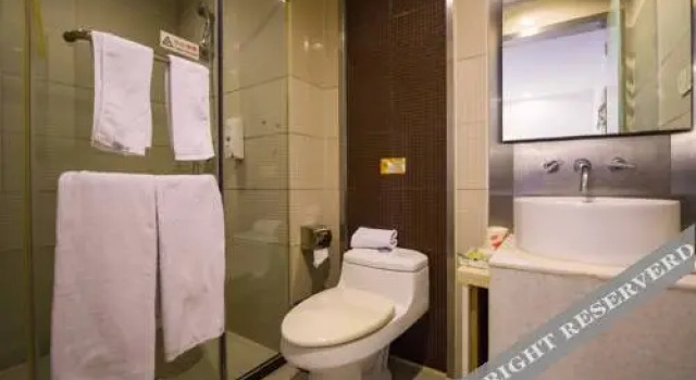Motel168 Shenzhen LongHe Road Inn