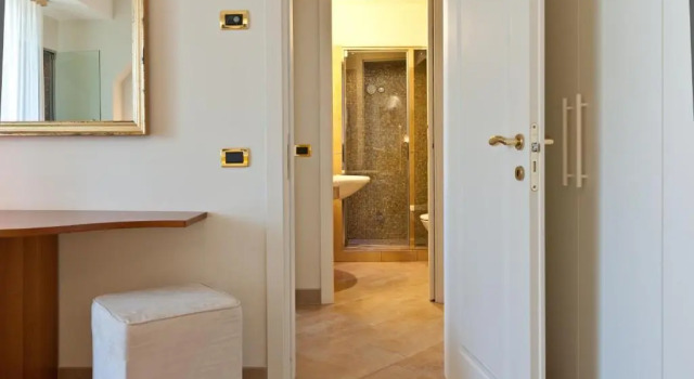 Полулюкс Deluxe Hotel Derby Exclusive