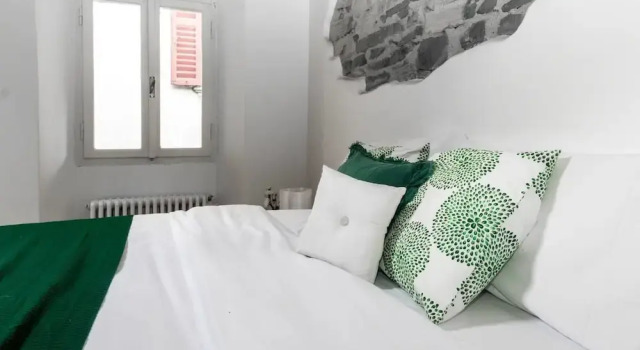 JOIVY Giuliana Home, Prenota Casa vacanze Hotel a Como con parcheggio, Parcheggio