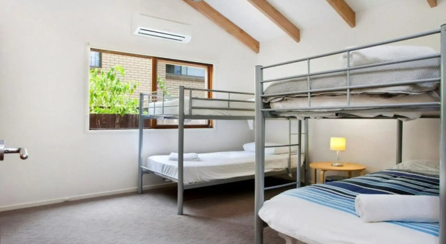7 Depper Cosy Beach House in Central Sunshine Beach, Prenota Hotel Sunshine Beach 