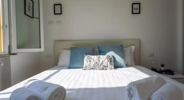 JOIVY Sublime Flat W/Balcony, Varaa Hotelli Milano Lombardia, lähellä Pasteur