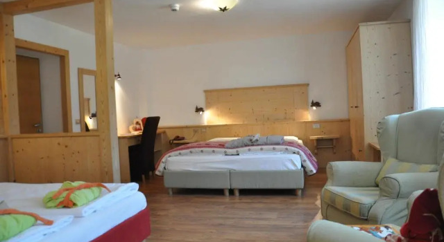 Четырёхместный номер Standard Alpen Family Hotel Someda